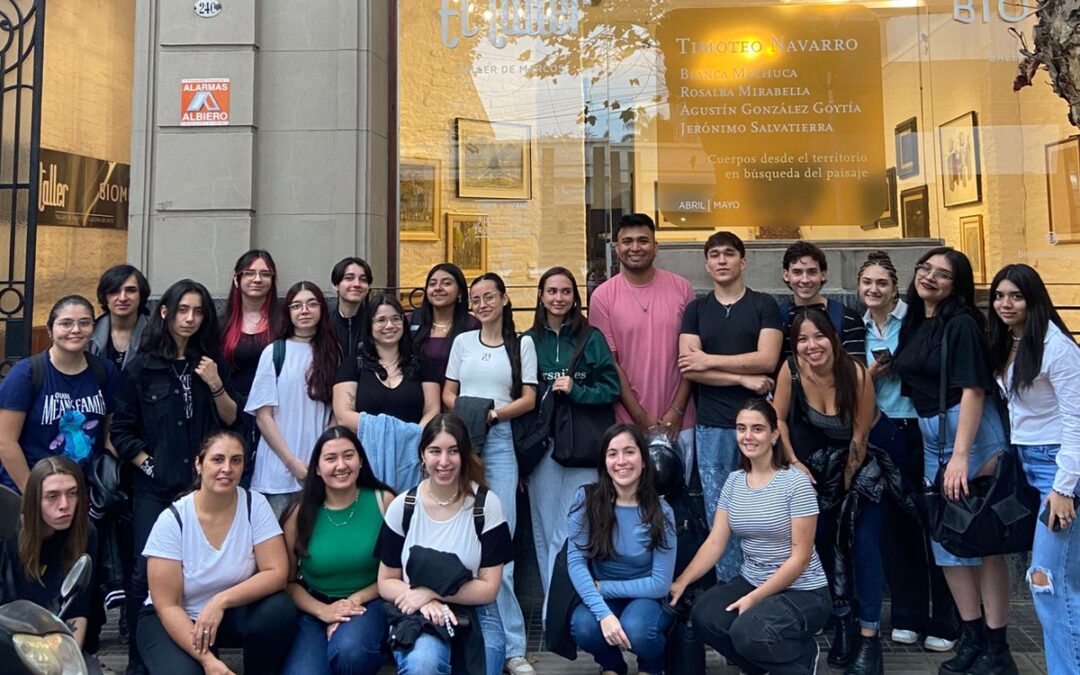 Estudiantes de Diseño Gráfico visitaron Biomba, una galería tucumana de arte contemporáneo